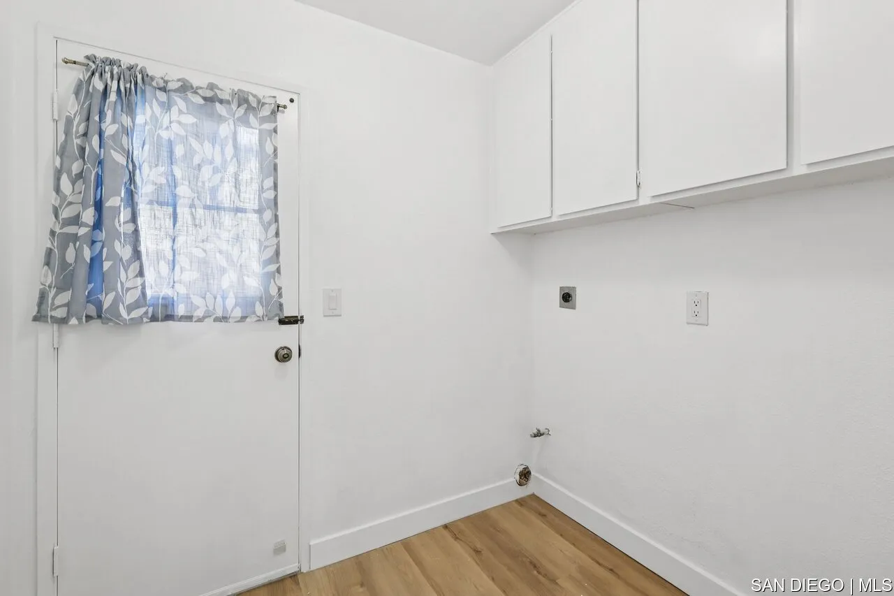 https://cdn.realtyfeed.com/cdn/127/700001124/f8ad97b9021aa0fe561f38bc9a9bbe4c.webp