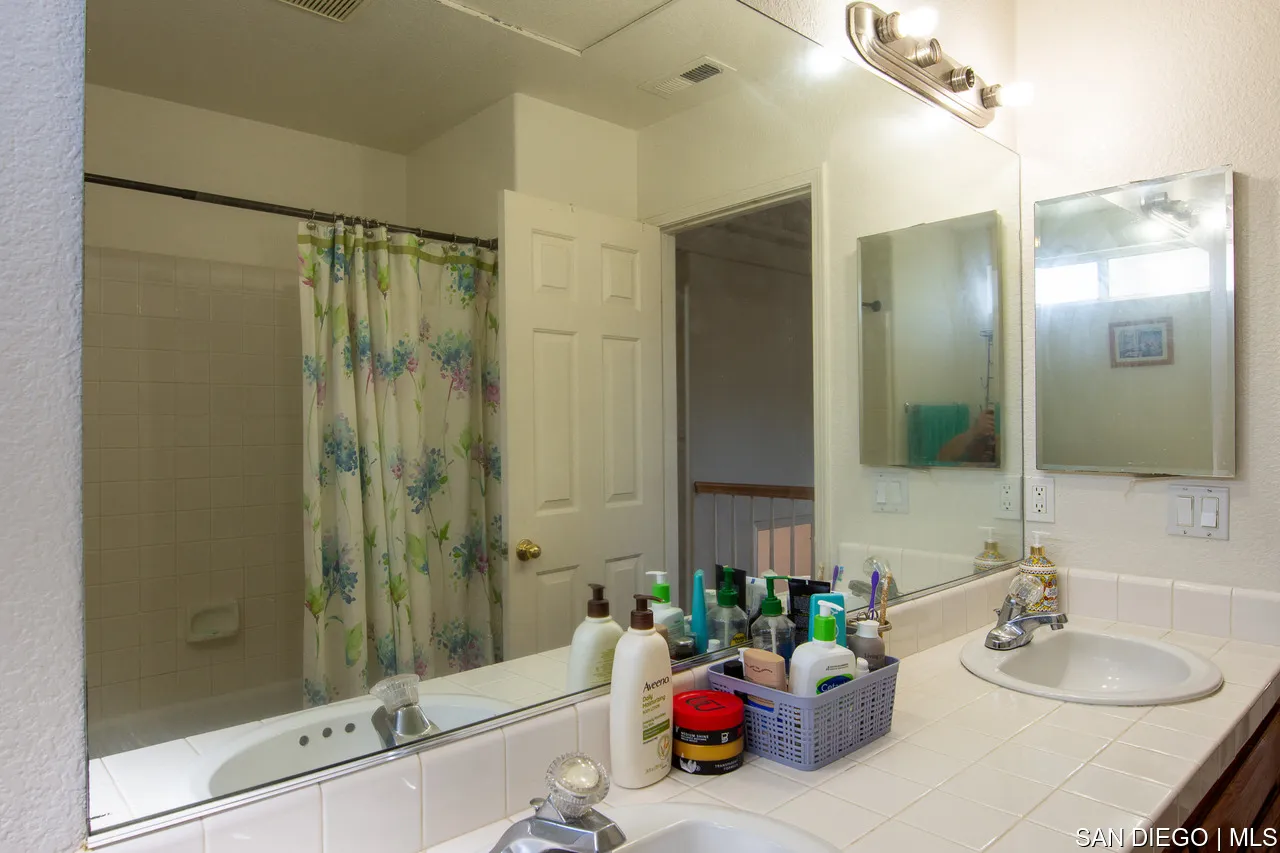 https://cdn.realtyfeed.com/cdn/127/700001125/1becf429cd1340084d0576a826b98436.webp