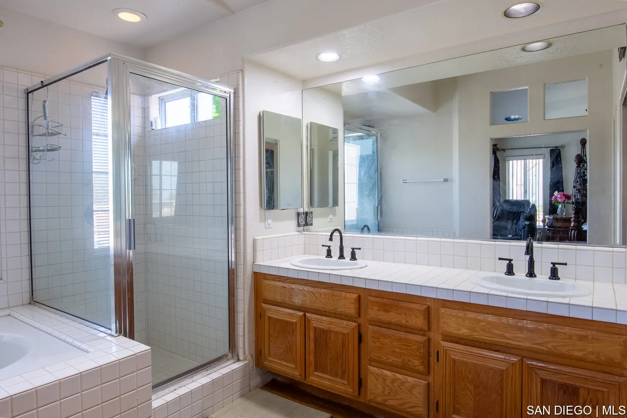 https://cdn.realtyfeed.com/cdn/127/700001125/89e6d62ba36717ade7a65eab200852a4.webp