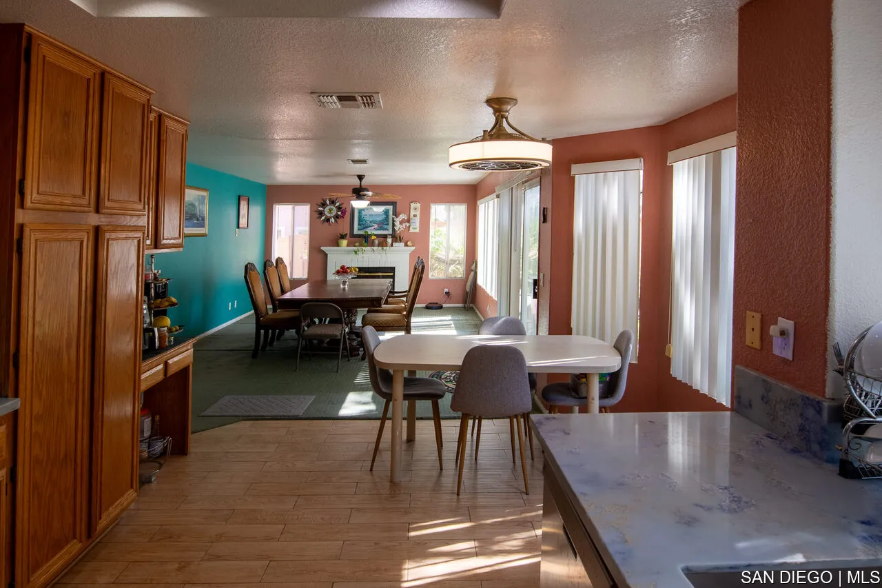 https://cdn.realtyfeed.com/cdn/127/700001125/d09d2569212d76c08e8d89efea6da58d.webp