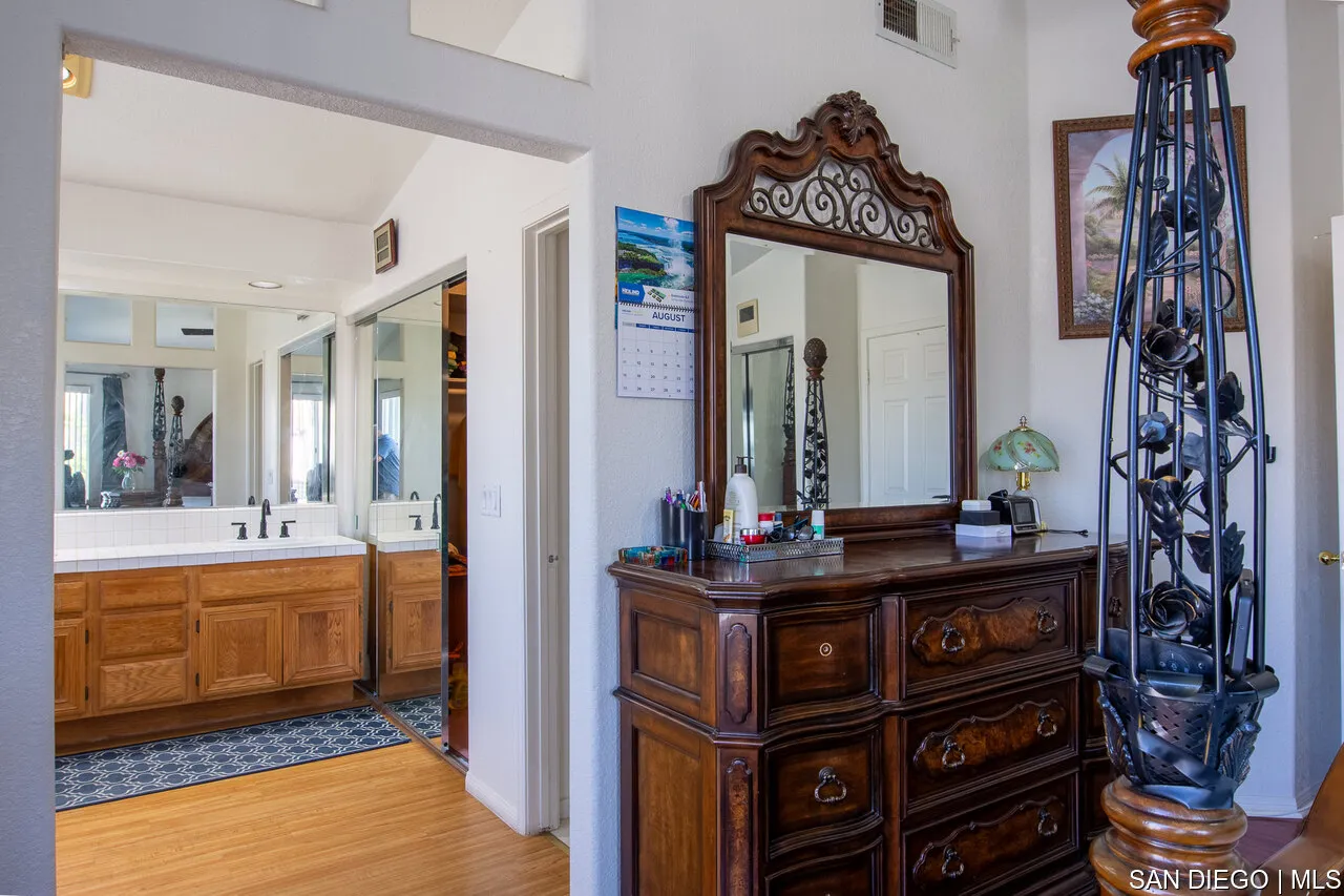 https://cdn.realtyfeed.com/cdn/127/700001125/f7f5038166233a01cdcba998ea6a90d1.webp