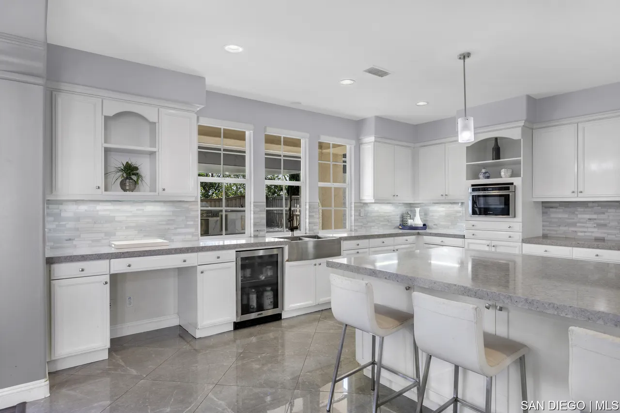 https://cdn.realtyfeed.com/cdn/127/700001126/c1b66713e2b614f83292a30c9f87dbd6.webp