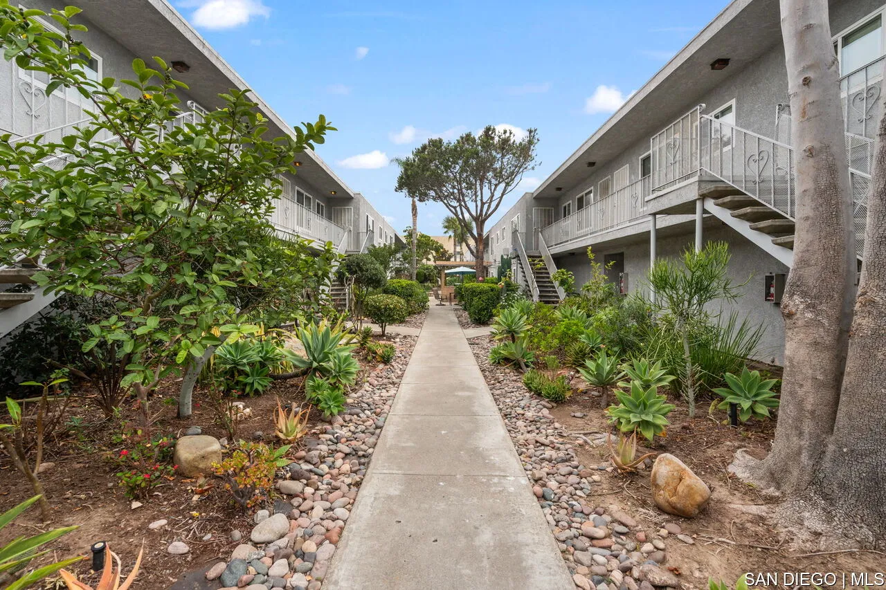 https://cdn.realtyfeed.com/cdn/127/700001127/93045648565c91692260d5b023b57375.webp