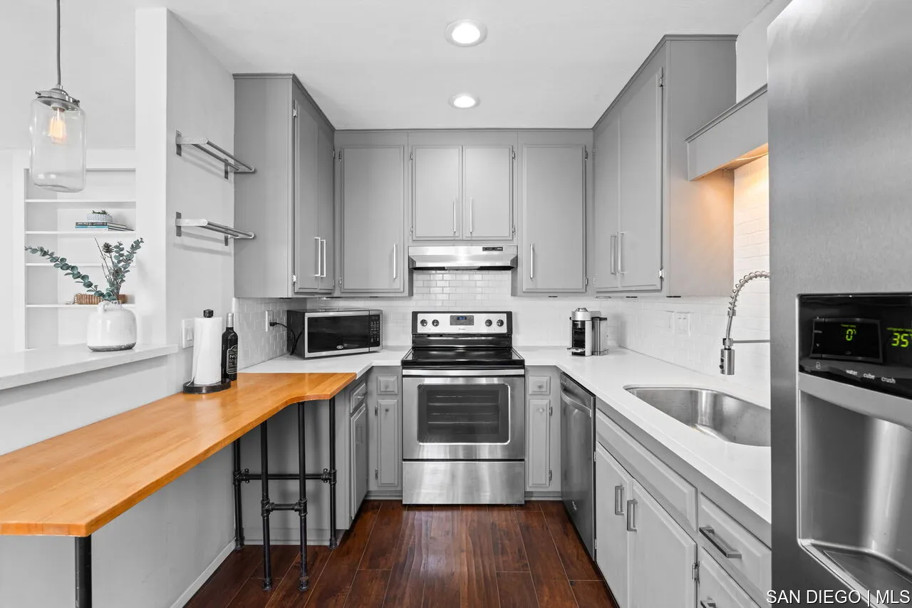 Photo #5: SDC0001194 Listing 