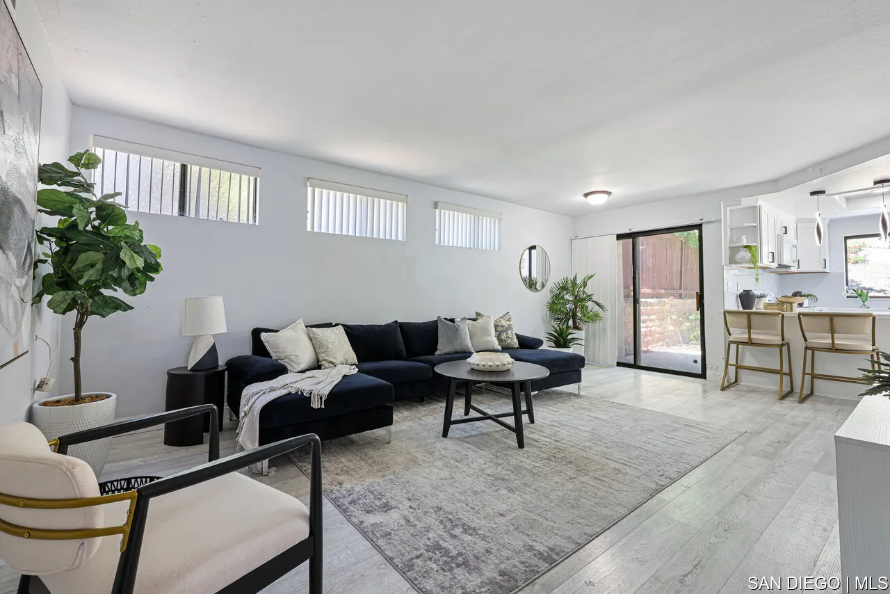 https://cdn.realtyfeed.com/cdn/127/700001131/b8570983c1daaa31d006d53f9bfb75c6.webp