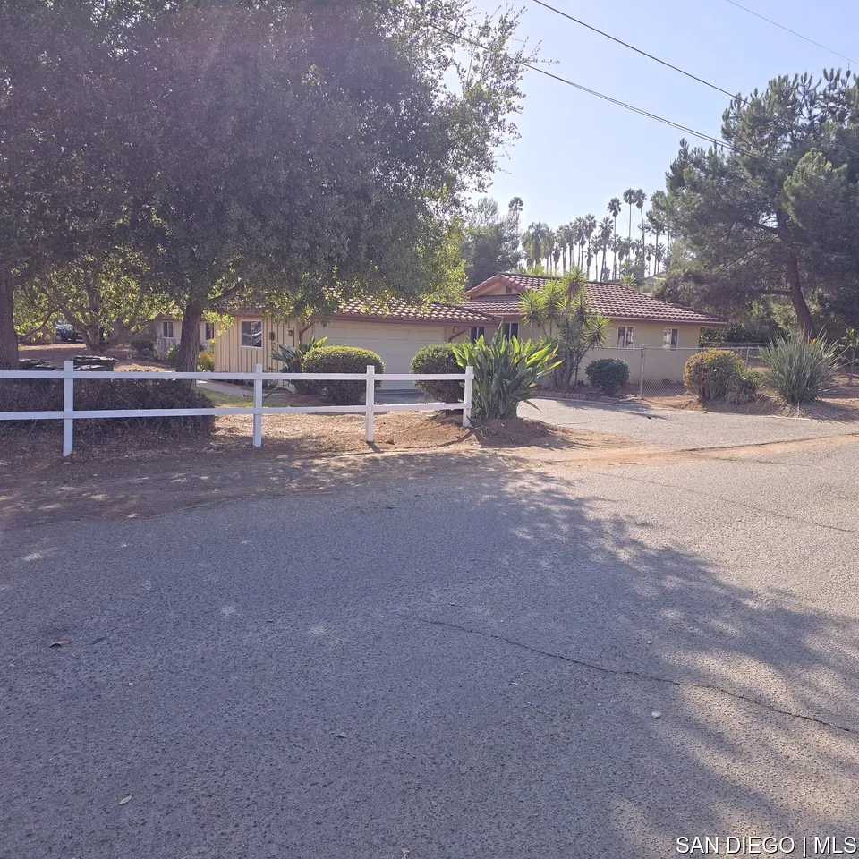 Escondido, CA 92025