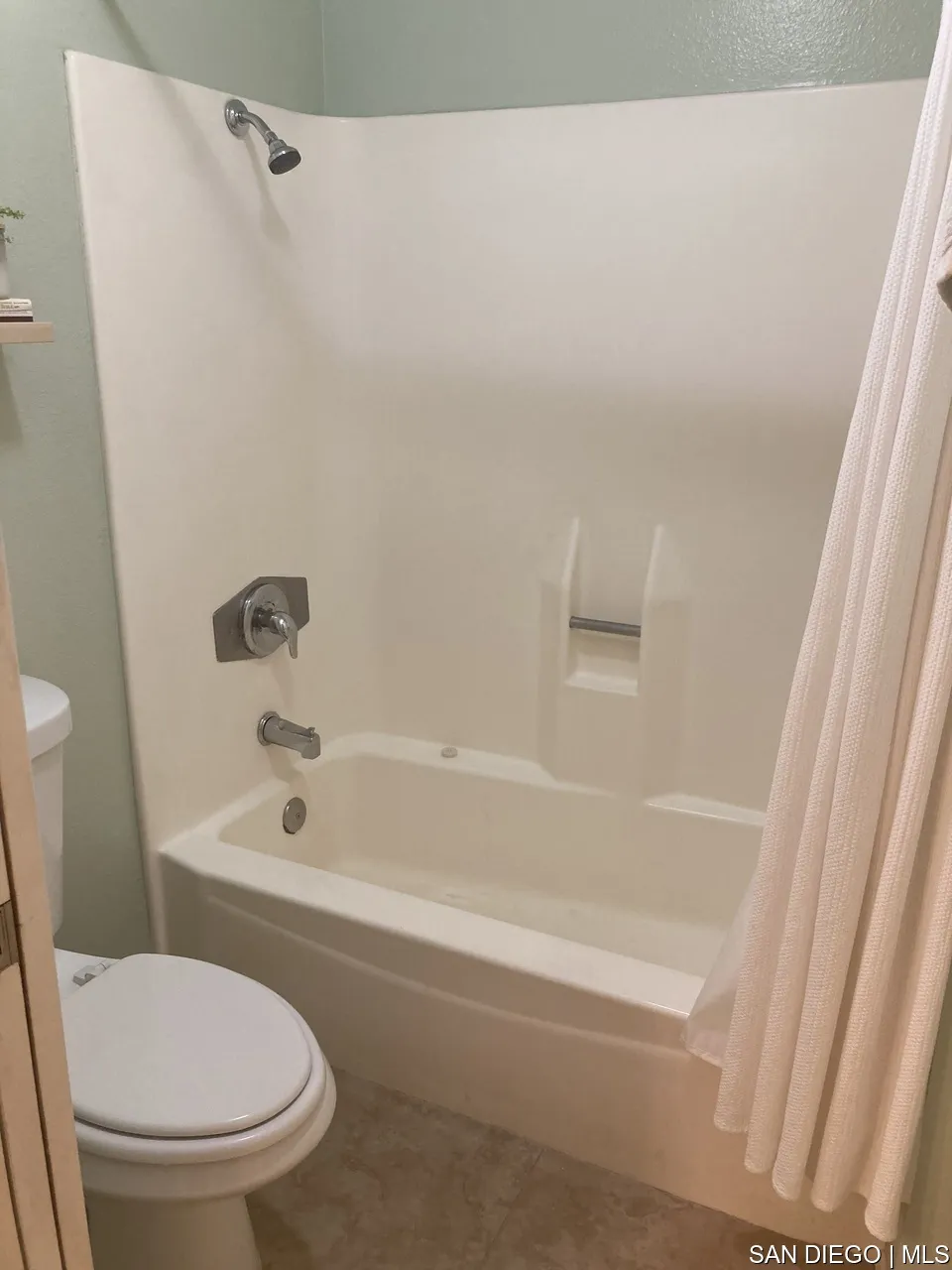 Photo #7: SDC0001200 Listing: Photo #7