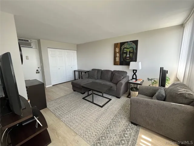 1040 Kinau Street 1002, Honolulu, Hawaii 96814, 1 Bedroom Bedrooms, ,1 BathroomBathrooms,Residential Lease,For Rent,Kinau,202207858