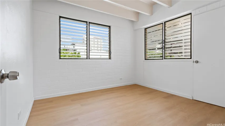 Unit 20 corner bedroom