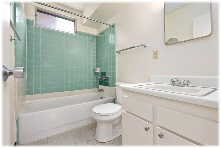 1-Bedroom Bathroom