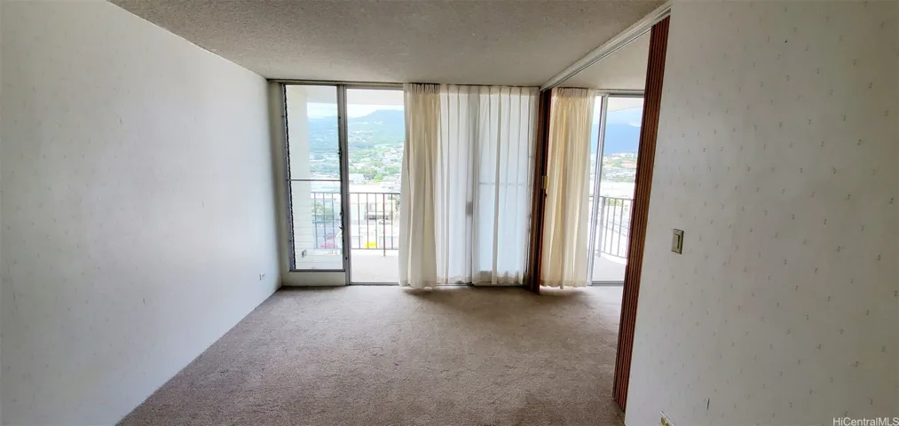 2121 Algaroba Street 904, Honolulu, Hawaii 96826, 1 Bedroom Bedrooms, ,1 BathroomBathrooms,Residential Lease,For Rent,Algaroba,202411605