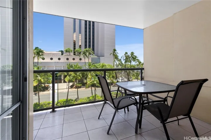 1684 Ala Moana Boulevard 352, Honolulu, Hawaii 96815, 2 Bedrooms Bedrooms, ,1 BathroomBathrooms,Residential,For Sale,Ala Moana,202420508