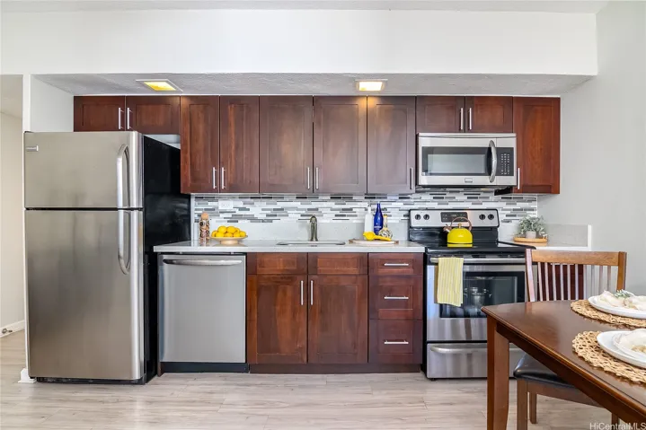 2281 Ala Wai Boulevard 303, Honolulu, Hawaii 96815, 1 Bedroom Bedrooms, ,1 BathroomBathrooms,Residential,For Sale,Ala Wai,202423936