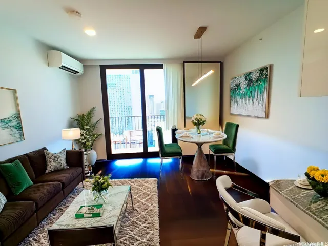 987 Queen Street 2405, Honolulu, Hawaii 96814, 1 Bedroom Bedrooms, ,1 BathroomBathrooms,Residential,For Sale,Queen,202425812