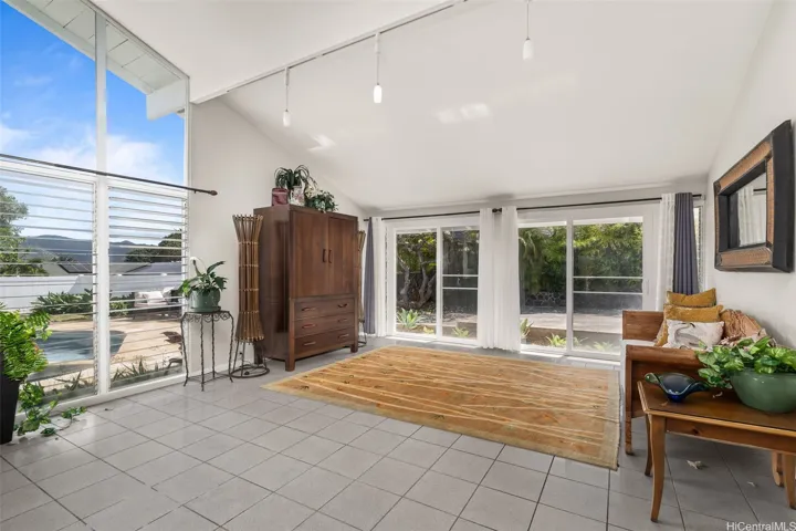 251 Kalalau Street, Honolulu, Hawaii 96825, 4 Bedrooms Bedrooms, ,2 BathroomsBathrooms,Residential,For Sale,Kalalau,202427406