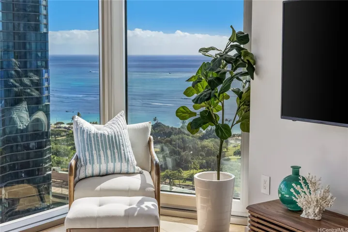 1001 Queen Street 2602, Honolulu, Hawaii 96814, 2 Bedrooms Bedrooms, ,2 BathroomsBathrooms,Residential,For Sale,Queen,202428191