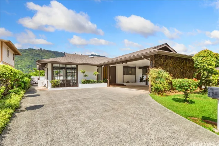 3034 Kalawao Street, Honolulu, Hawaii 96822, 3 Bedrooms Bedrooms, ,2 BathroomsBathrooms,Residential,For Sale,Kalawao,202501446