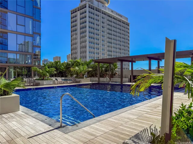 Oasis in the heart of Honolulu