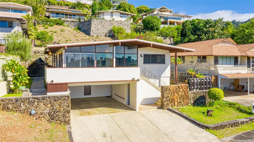 1929 Nehoa Place A, Honolulu, Hawaii 96822, 4 Bedrooms Bedrooms, ,3 BathroomsBathrooms,Residential,For Sale,Nehoa,202502037