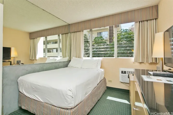 444 Kanekapolei Street 205, Honolulu, Hawaii 96815, ,1 BathroomBathrooms,Residential,For Sale,Kanekapolei,202504640