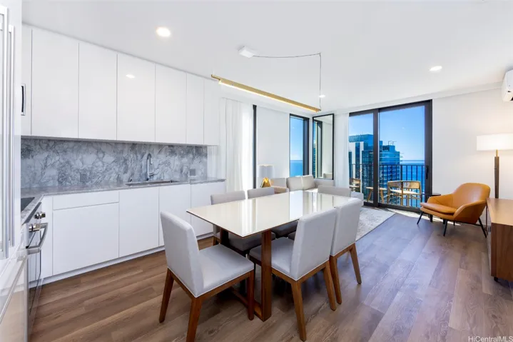 987 Queen Street 3802, Honolulu, Hawaii 96814, 2 Bedrooms Bedrooms, ,2 BathroomsBathrooms,Residential,For Sale,Queen,202505359