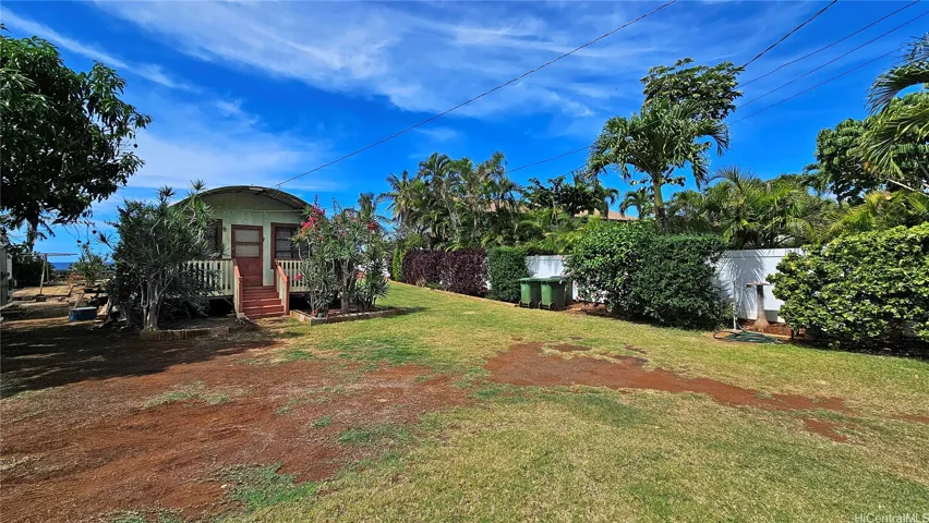 Premium location on Moua--a beach loop with two beaches
