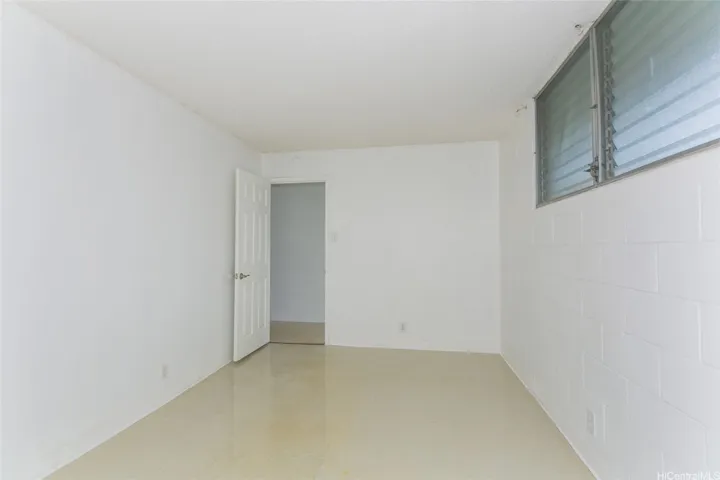 Bedroom to hallway door