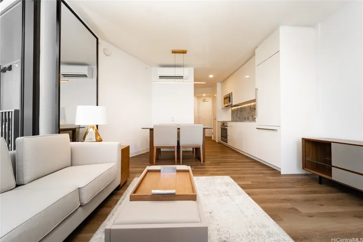 987 Queen Street 1917, Honolulu, Hawaii 96814, 1 Bedroom Bedrooms, ,1 BathroomBathrooms,Residential,For Sale,Queen,202507454
