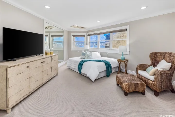 Guest ensuite with ocean views