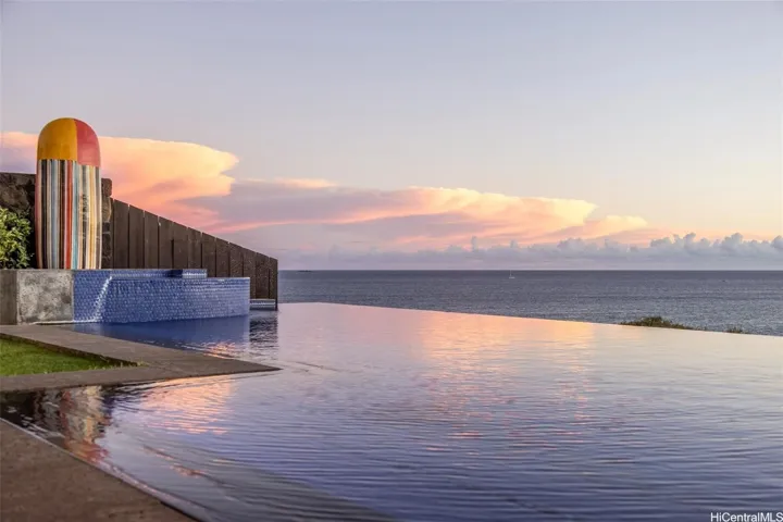 Infinity pool & spa with ocean,sunset views