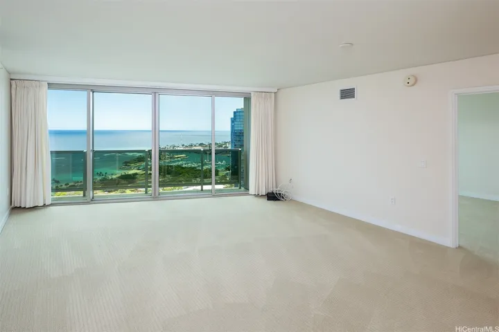 1177 Queen Street 4007, Honolulu, Hawaii 96814, 2 Bedrooms Bedrooms, ,2 BathroomsBathrooms,Residential Lease,For Rent,Queen,202510077