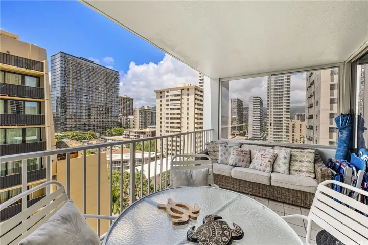 2427 Kuhio Avenue 1006, Honolulu, Hawaii 96815, 1 Bedroom Bedrooms, ,1 BathroomBathrooms,Residential,For Sale,Kuhio,202510543