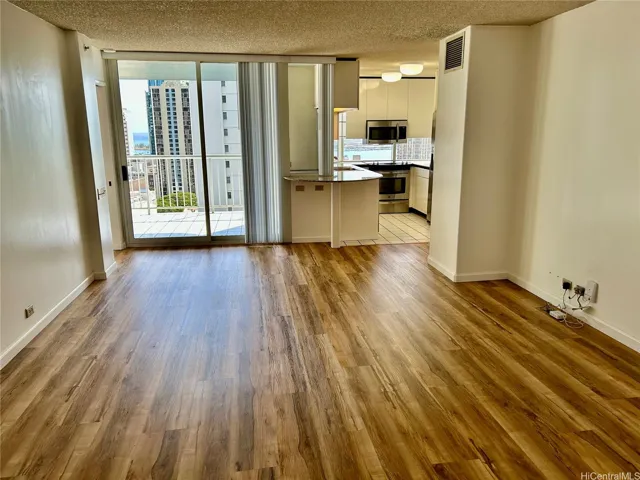 1212 Nuuanu Avenue 2005, Honolulu, Hawaii 96817, 2 Bedrooms Bedrooms, ,2 BathroomsBathrooms,Residential Lease,For Rent,Nuuanu,202511498