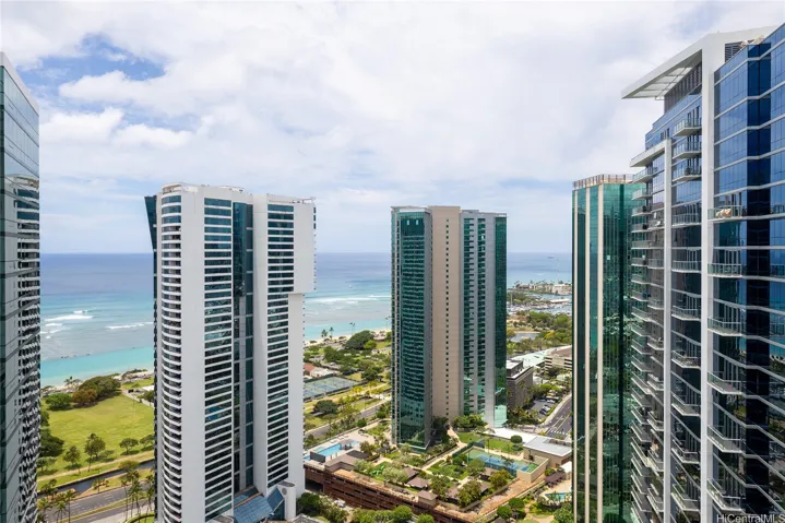 88 Piikoi Street 4002, Honolulu, Hawaii 96814, 2 Bedrooms Bedrooms, ,2 BathroomsBathrooms,Residential,For Sale,Piikoi,202511892