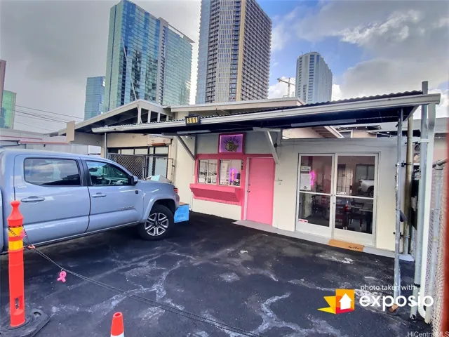 961 Kawaiahao Street 1, Honolulu, Hawaii 96814, ,Commercial Sale,For Sale,Kawaiahao,202513120