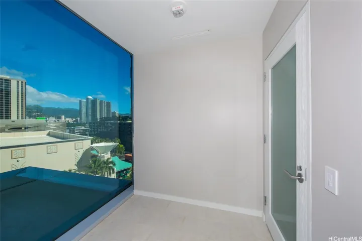 Front bonus foyer.