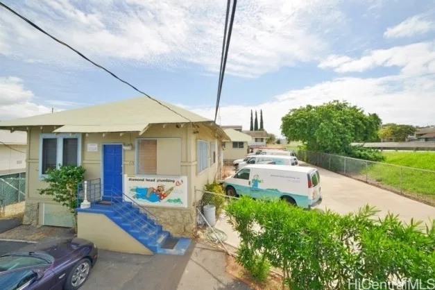 1039 11th Avenue, Honolulu, Hawaii 96816, ,Commercial Sale,For Sale,11th,202513441