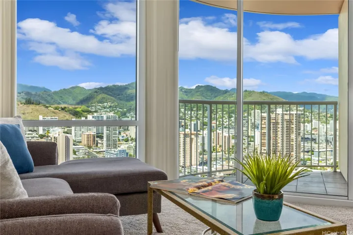 801 S King Street 3809, Honolulu, Hawaii 96813, 2 Bedrooms Bedrooms, ,2 BathroomsBathrooms,Residential,For Sale,King,202513510