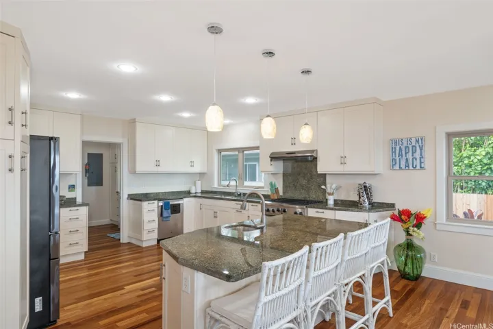 Kitchen with bar