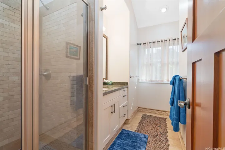 Bathroom downstairs