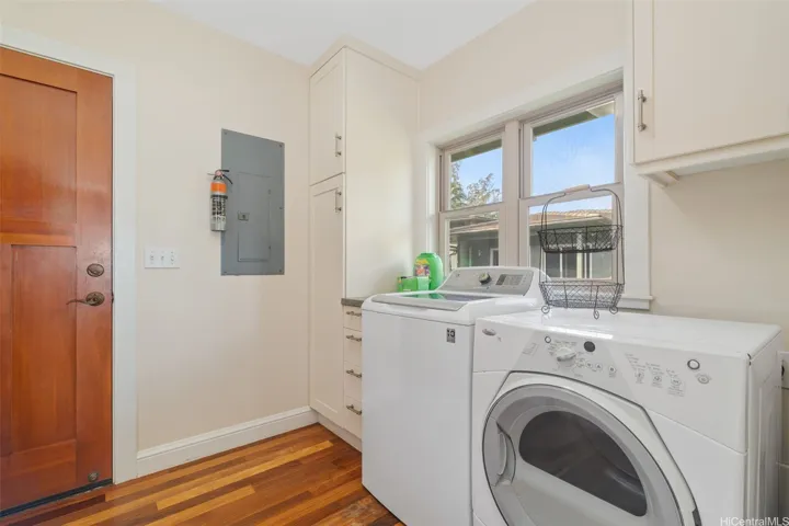 Washer/Dryer downstairs off kitchen