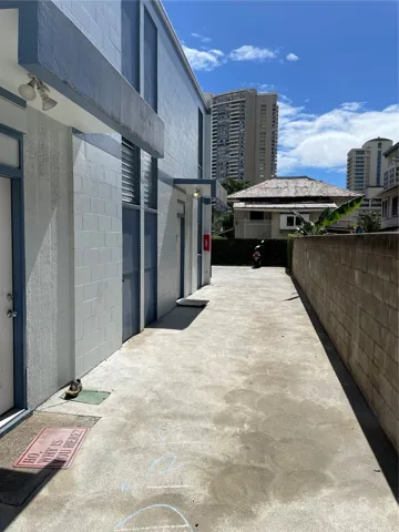 2249 Date Street 2, Honolulu, Hawaii 96826, 3 Bedrooms Bedrooms, ,2 BathroomsBathrooms,Residential Lease,For Rent,Date,202516106