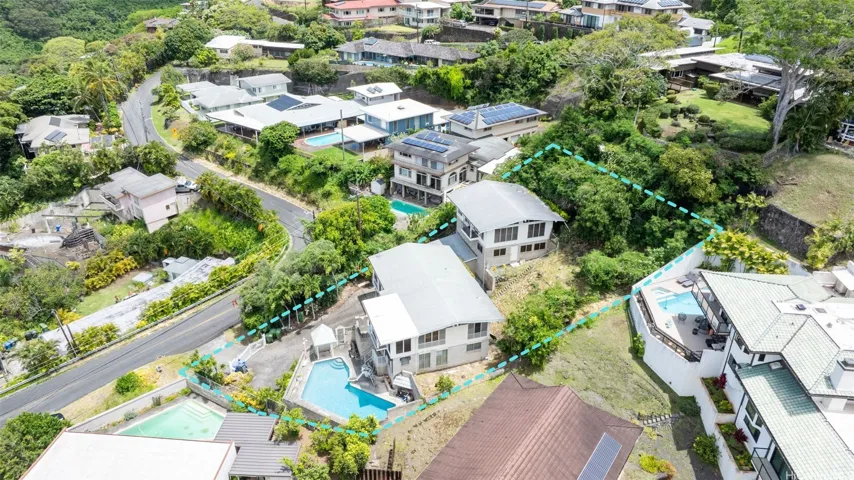 2327 Round Top Drive, Honolulu, Hawaii 96822, 3 Bedrooms Bedrooms, ,3 BathroomsBathrooms,Residential,For Sale,Round Top,202516239