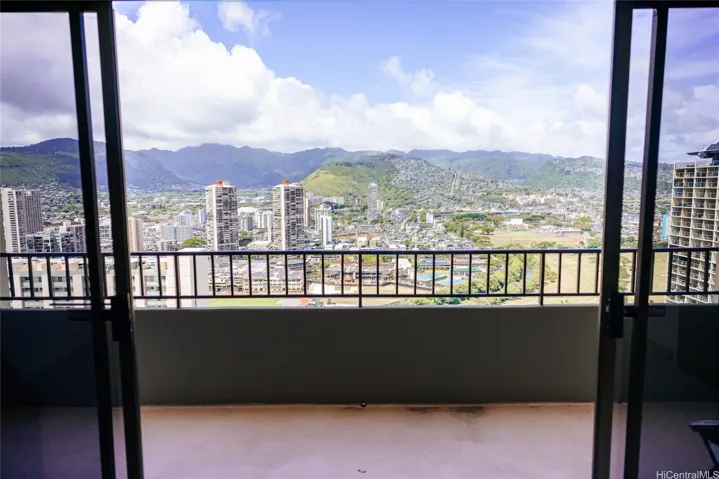 2240 Kuhio Avenue 3801, Honolulu, Hawaii 96815, 3 Bedrooms Bedrooms, ,3 BathroomsBathrooms,Residential,For Sale,Kuhio,202516306