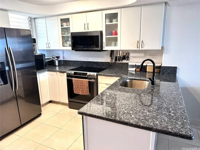 1212 Punahou Street 3307, Honolulu, Hawaii 96826, 3 Bedrooms Bedrooms, ,3 BathroomsBathrooms,Residential Lease,For Rent,Punahou,202516478