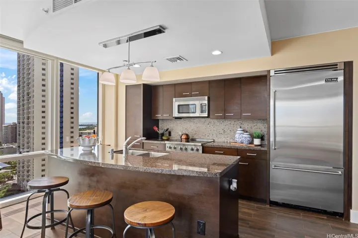 1837 Kalakaua Avenue 1901, Honolulu, Hawaii 96815, 2 Bedrooms Bedrooms, ,2 BathroomsBathrooms,Residential,For Sale,Kalakaua,202516921