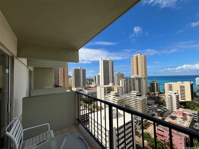 2440 Kuhio Avenue 2106, Honolulu, Hawaii 96815, 3 Bedrooms Bedrooms, ,1 BathroomBathrooms,Residential,For Sale,Kuhio,202516945