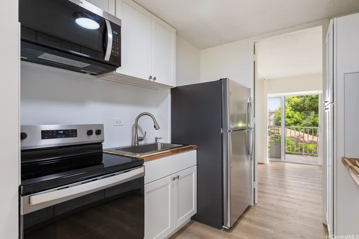 1516 Ward Avenue 302, Honolulu, Hawaii 96822, 1 Bedroom Bedrooms, ,1 BathroomBathrooms,Residential,For Sale,Ward,202517052