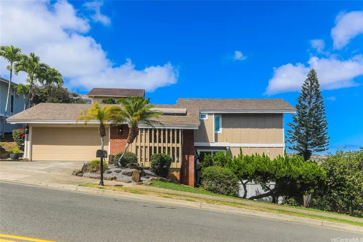 963 Kaluanui Road, Honolulu, Hawaii 96825, 4 Bedrooms Bedrooms, ,2 BathroomsBathrooms,Residential,For Sale,Kaluanui,202517081