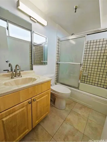 Main Bed Bath